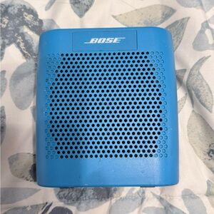 Bose Vibrant Blue Wireless Speaker w/charger